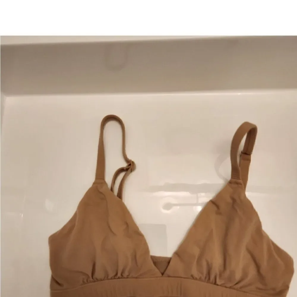 NWT SKIMS Fits Everybody Triangle Bralette - Size Small
